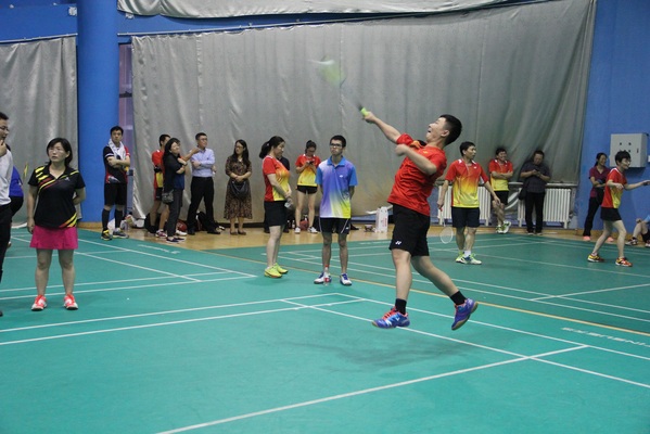 男子单打   摄影—林德冰